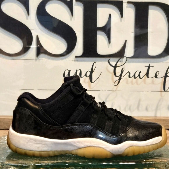 Air Jordan 11 Retro Low GS Sz 5.5Y Black 'Barons' Grey #528896-010 - Picture 3 of 9